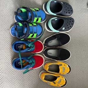 Toddler shoes- size 6